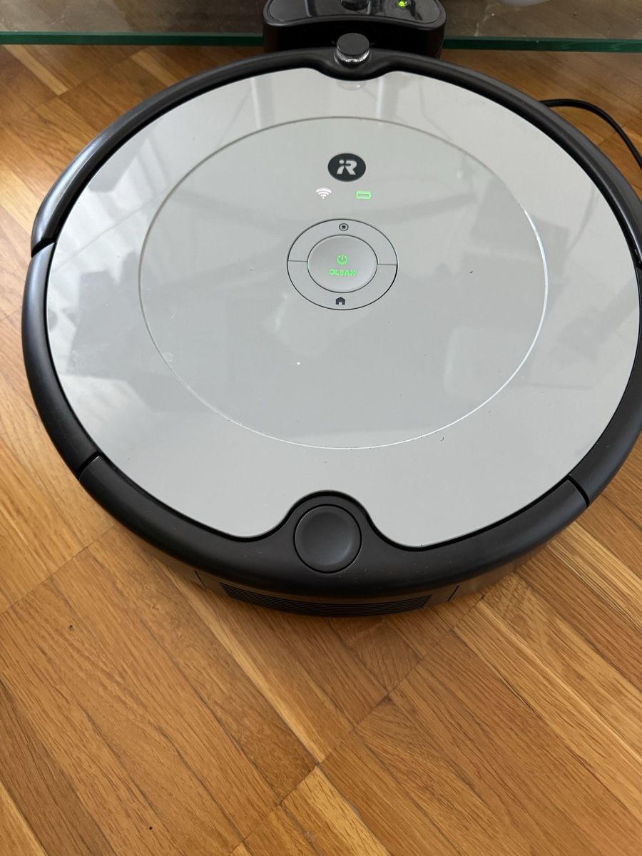 Irobot Aspirapolveri & Accessori: Roomba 698 mit neue batterie – Usato da Zürich venduto da Chitonarumara