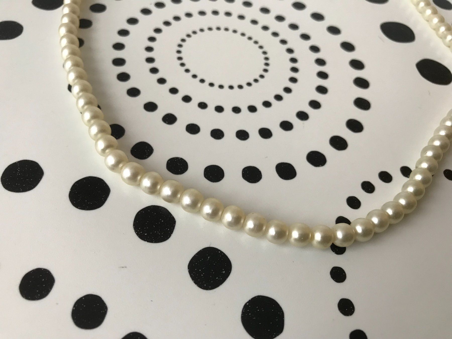 Catenine: Collier de perles blanches élégant - Chic et intemporel! – Usato da Epalinges venduto da dream-watch 1