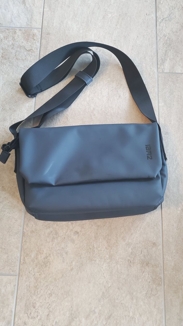 Zwei Borse: Zwei Umhängetasche CARGO CA60, blau metallic – Nuovo (secondo la descrizione) da Interlaken venduto da mar_65xg