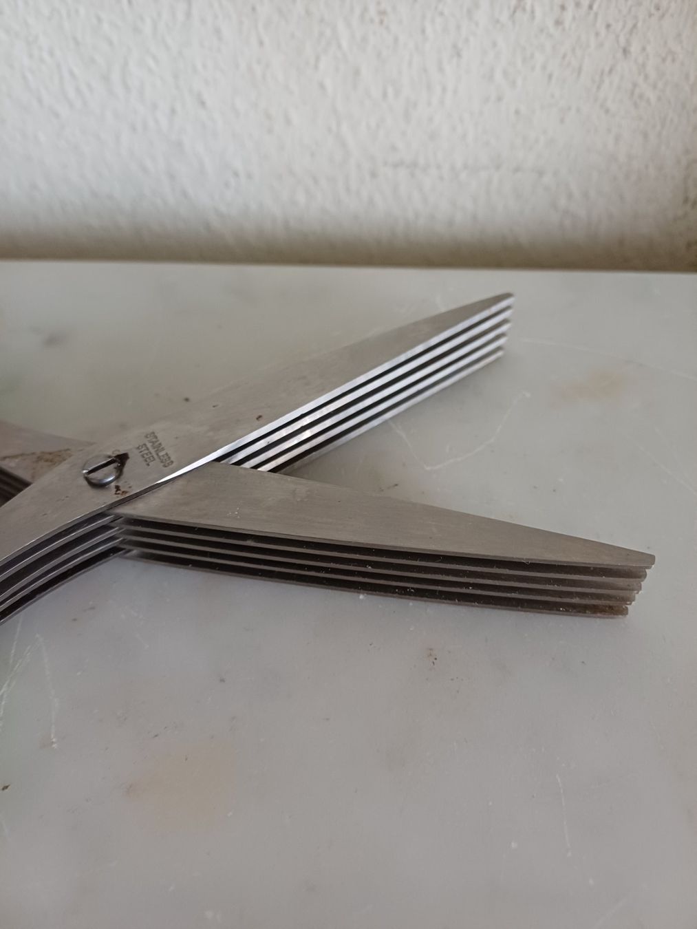 Tutti gli attrezzi: Küchenchere 19 cm und Zackenschere 18 cm – Usato da Marly venduto da Rolmax 2