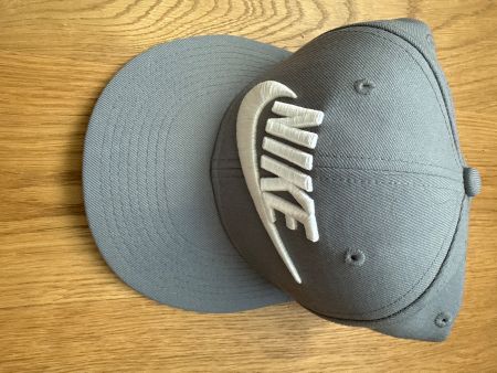 Nike True Snapback Cap Grau Weiss