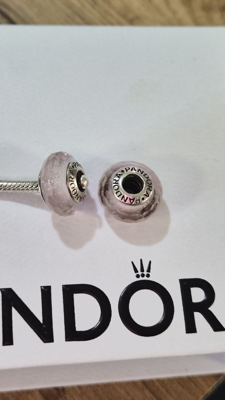 Pandora Altri gioielli: Lot de 9 charms Pandora – Usato da st-maurice venduto da Welfine 9