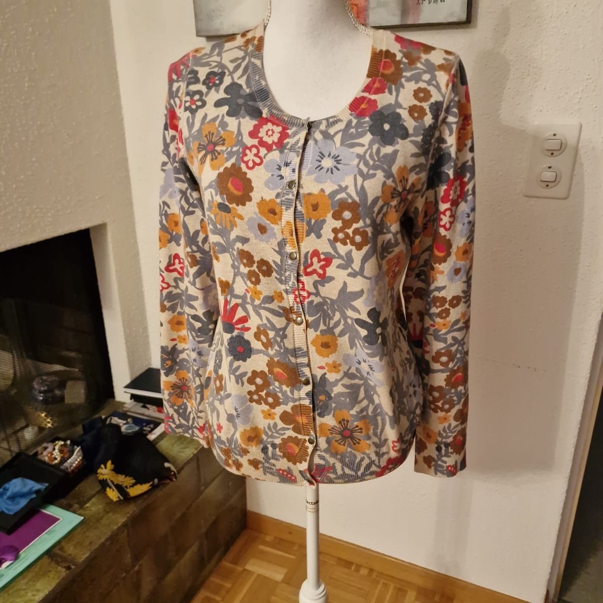 S.Oliver Giacche: s.Oliver Strickjacke Grösse S Blumenmuster beige – Usato da St. Gallen venduto da mania03