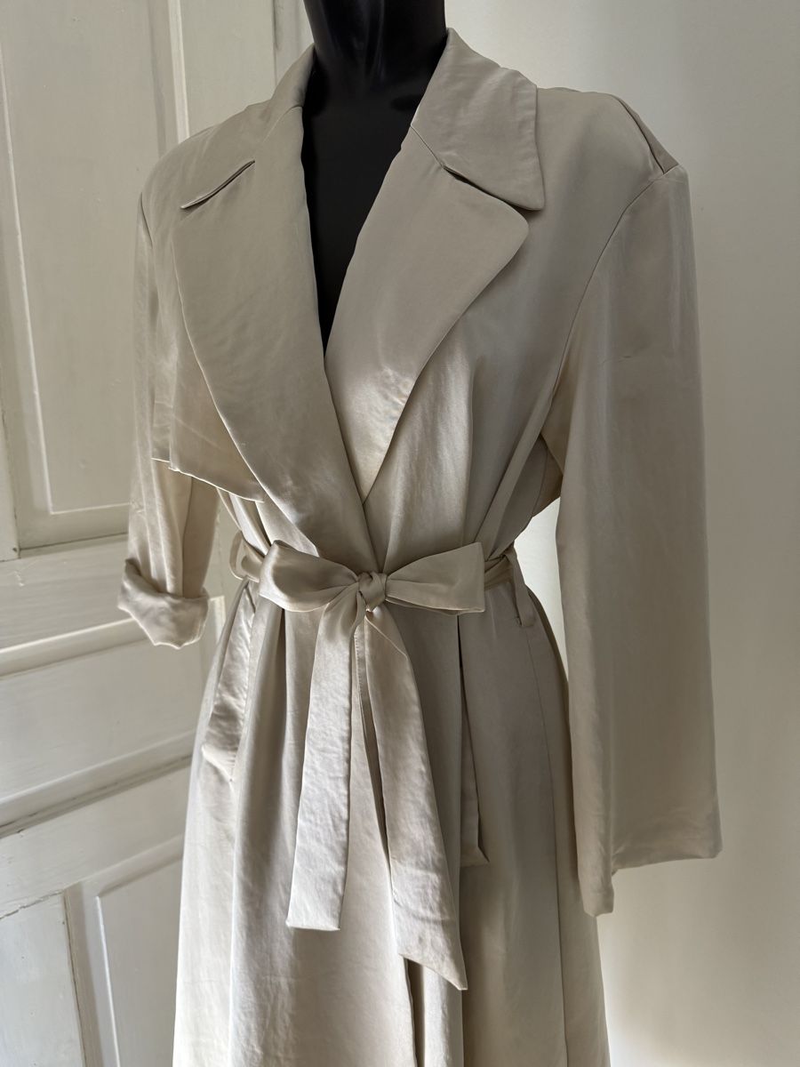 Zara Mäntel: SATIN TRENCH COAT XS – Gebraucht aus Baden von agora_newgeneration 1