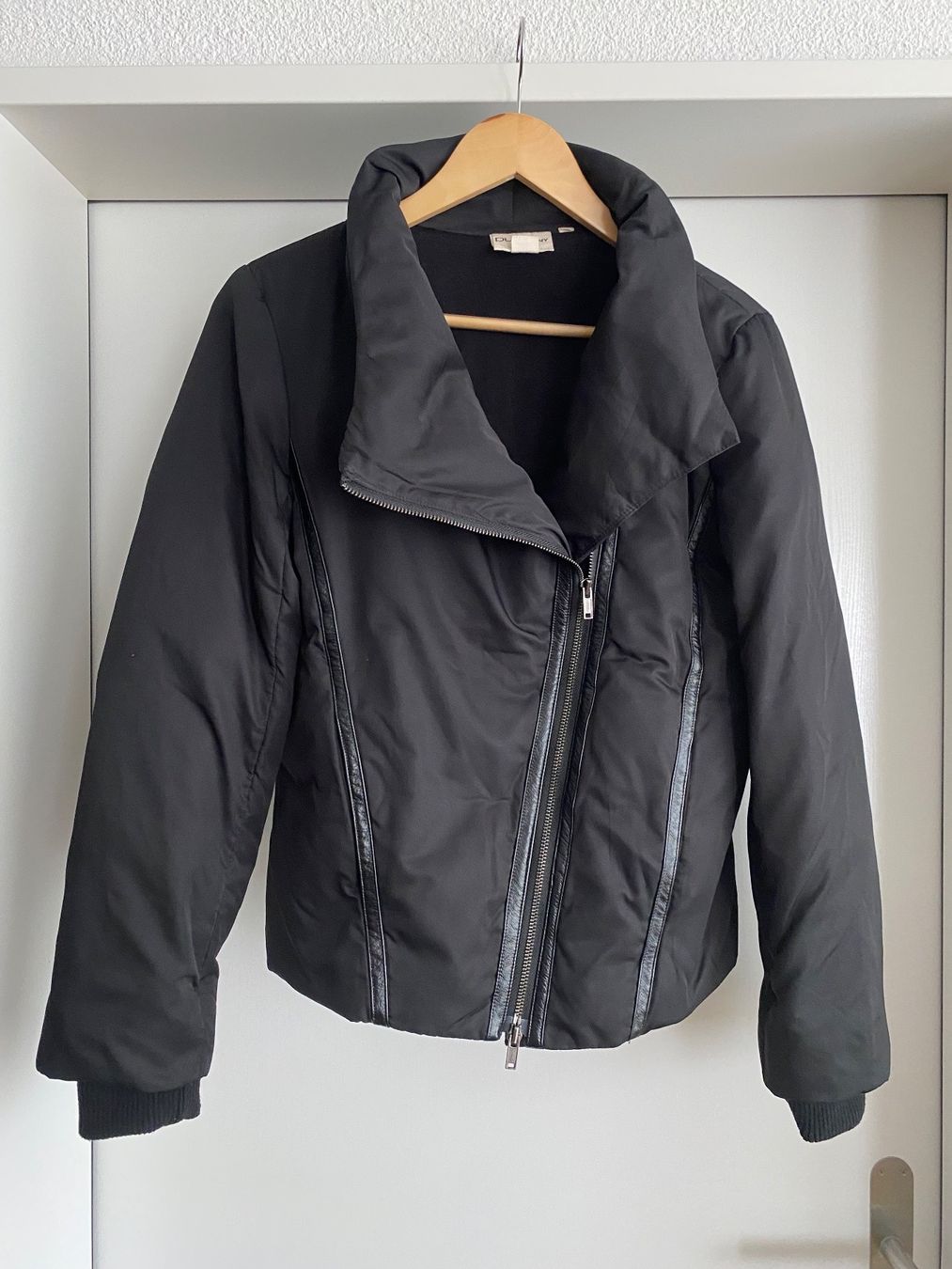 DKNY Giacche: Damen Daunenjacke Schwarz DKNY – Usato da Zürich venduto da ron_t88f