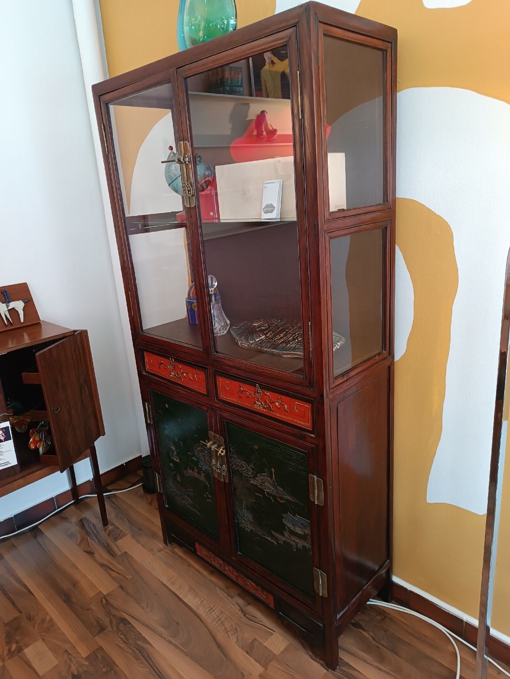 Vetrine: Asiatische Vitrine Schrank Vintage – Usato da Riehen venduto da twentymodern 4
