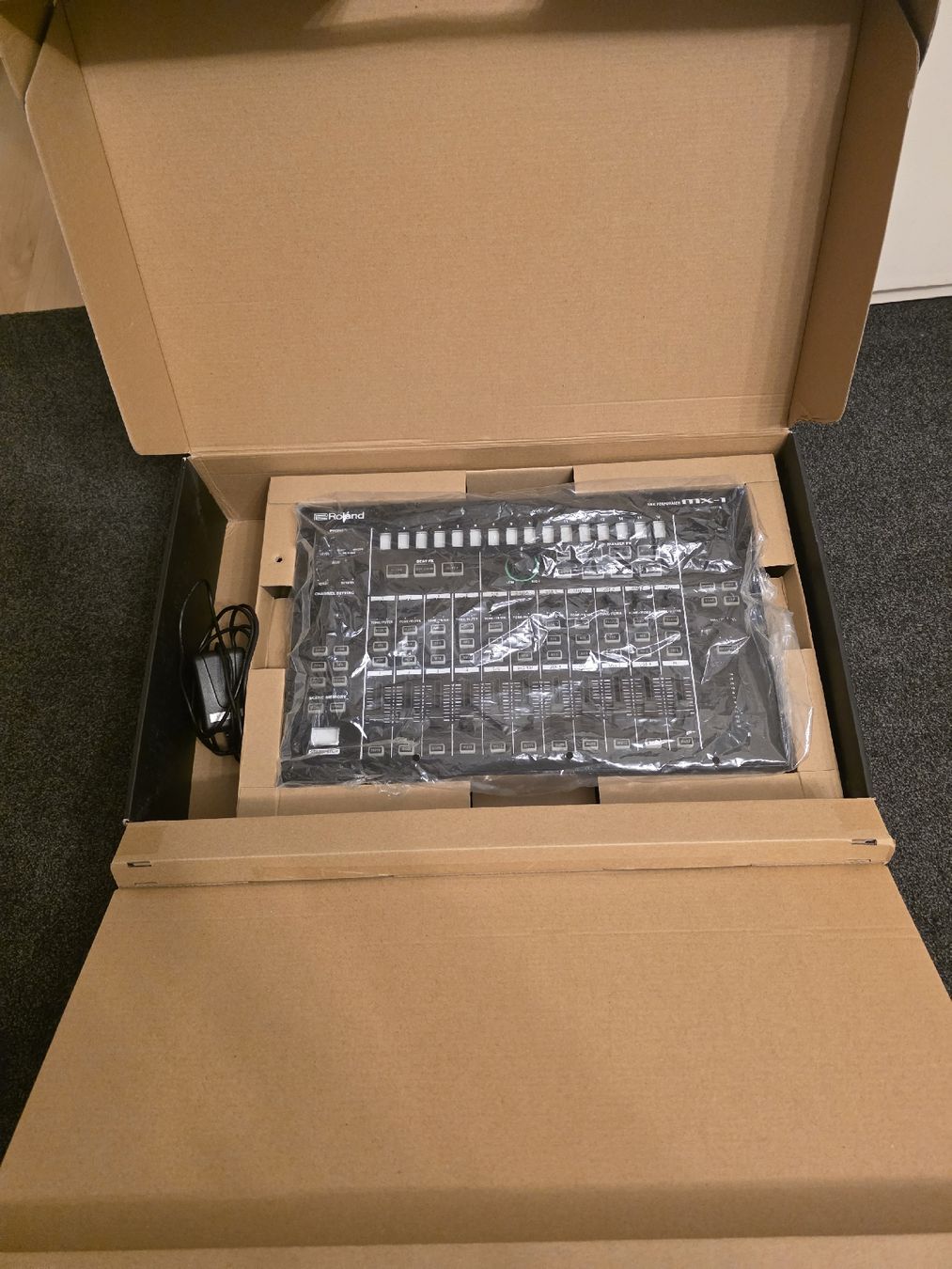 Roland Steuerung: Roland Aira MX-1 Mix Performer – Neu (gemäss Beschreibung) aus Steinhausen von Dsandro 3
