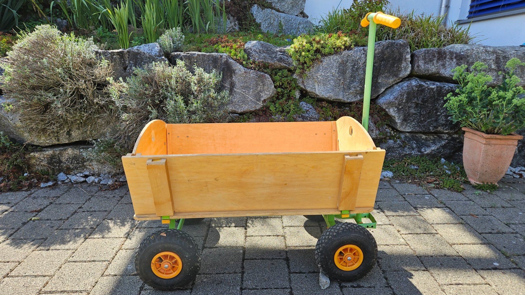 Transportwagen: Bollerwagen mit Holzaufbau – Gebraucht aus Erlinsbach SO von Someone11