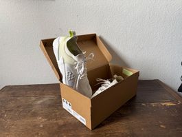 VIVOBAREFOOT | GR. 41 - motus strength - weiss - inkl. OVP