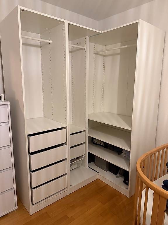 Schränke: PAX Eck Kleiderschrank  Weiss  – Gebraucht aus Bremgarten b. Bern von Pascalluca