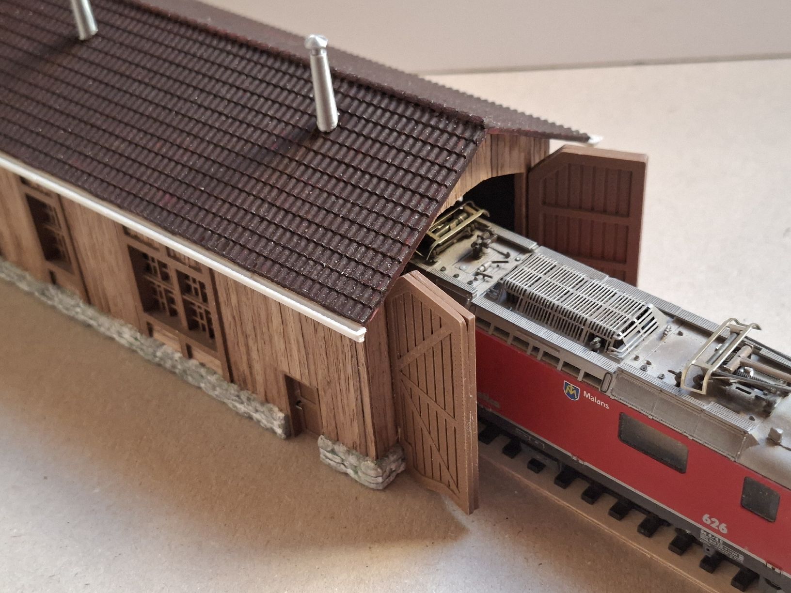 Modellini di ferrovie: Lokschuppen dunkles Holz – Nuovo (secondo la descrizione) da Weisslingen venduto da Moco_mexiko 4