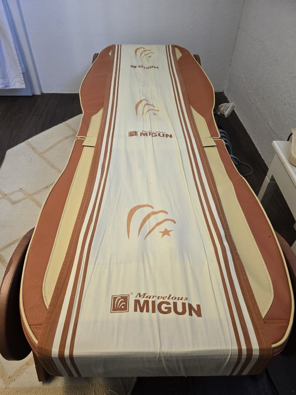 Migun Massagegeräte: Migun Massageliege – Gebraucht aus Interlaken von Inventory_X 2