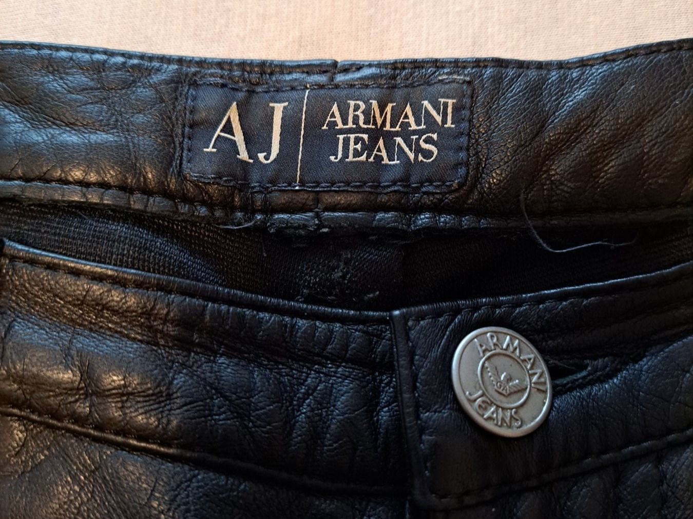 Armani Pantaloni: Echt Leder Armani Jeans – Usato da Allschwil venduto da Vision139 2