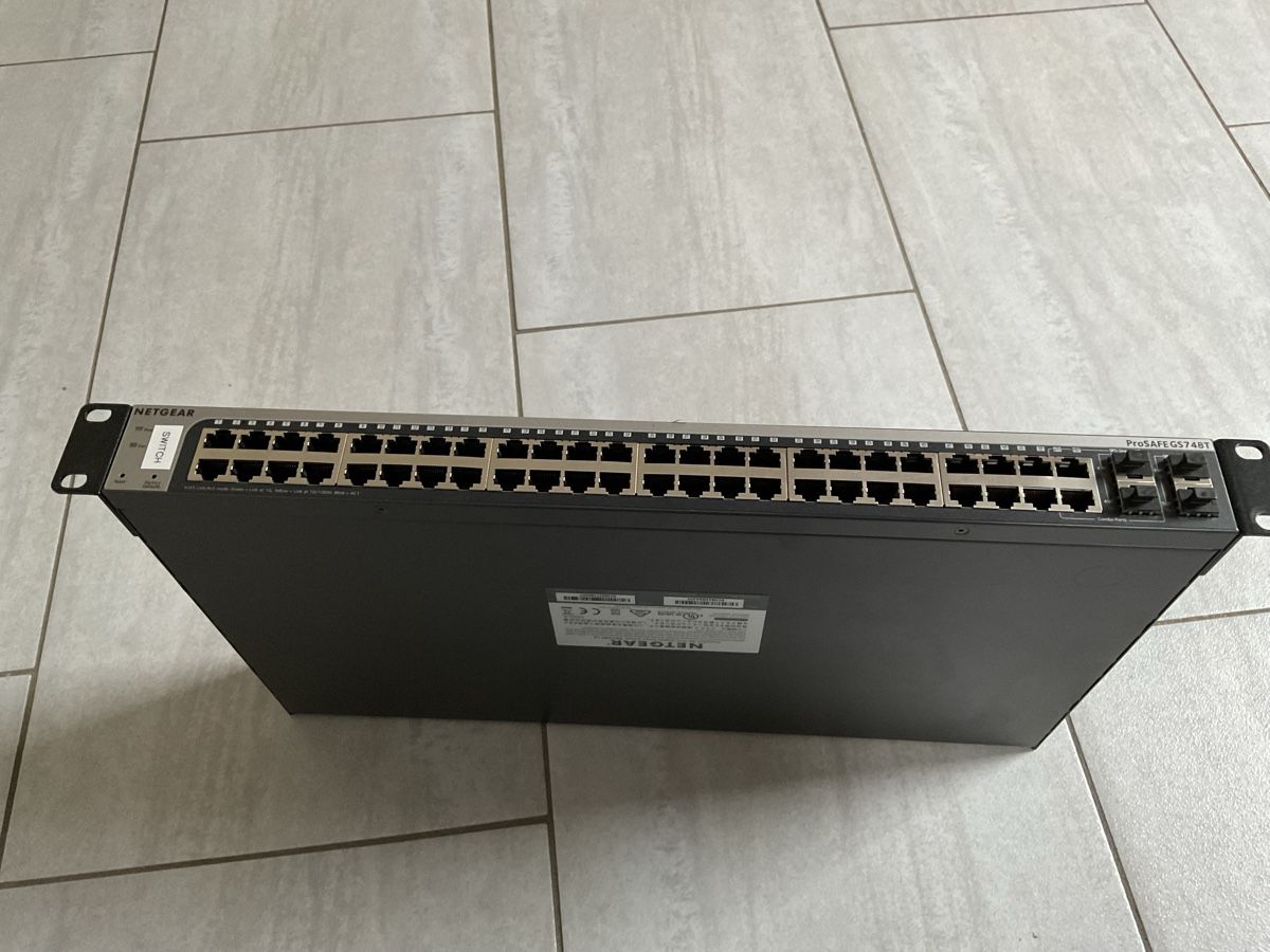 Netgear Hub & Switch: Netgear Pro Safe Gs 748T v5 – Usato da niederlenz venduto da azl_vb9m 3