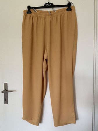 CHALOU Germany schöne hochwertige Hose Gr 50 mit Taschen
