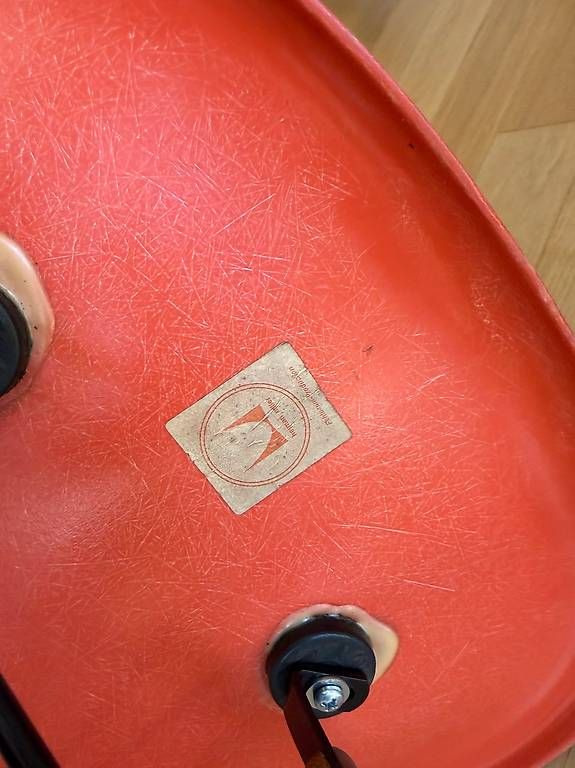 Eames Sedie: Eames Chair Hermann Miller – Usato da Zürich venduto da ZH-8003 2