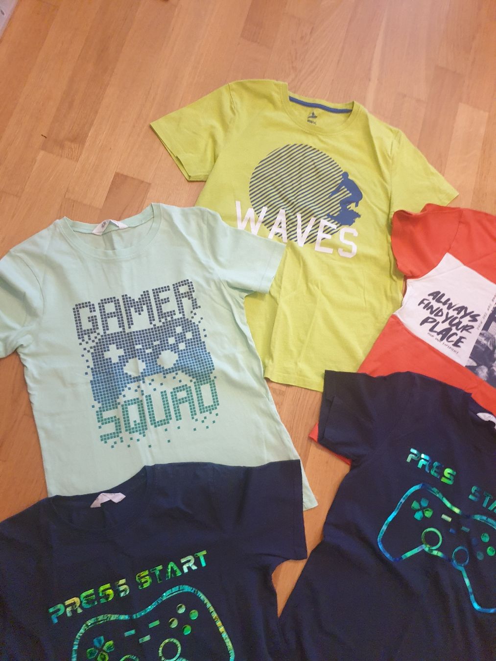 H&M Lotti & Set di vestiti: Lots de t-shirt – Usato da Fribourg venduto da mal_8zjh