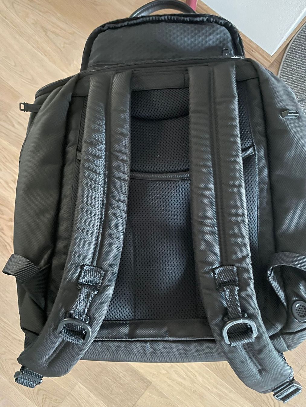 Tumi Zaini: TOP TUMI-Rucksack! Keinerlei Mängel – Usato da Zürich venduto da axe_k5cv 8