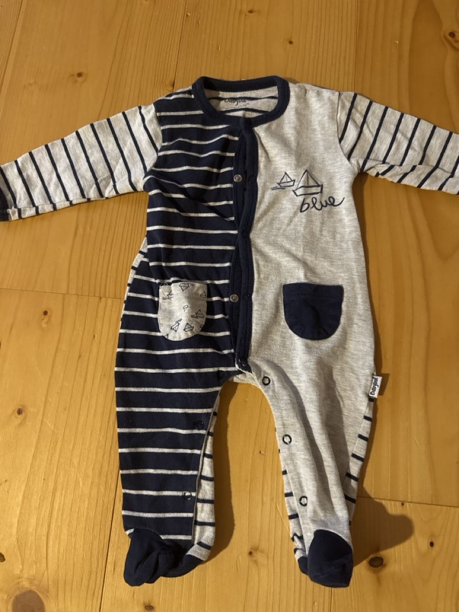Pyjamas: Pijama in Gr 62 – D'occasion à Baar par saelisilbaer