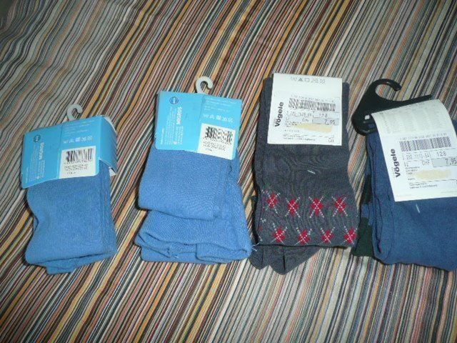 Lotti & Set di vestiti: Kleiderpaket Socken – Nuovo e nell'imballaggio originale da Zug venduto da falama 3