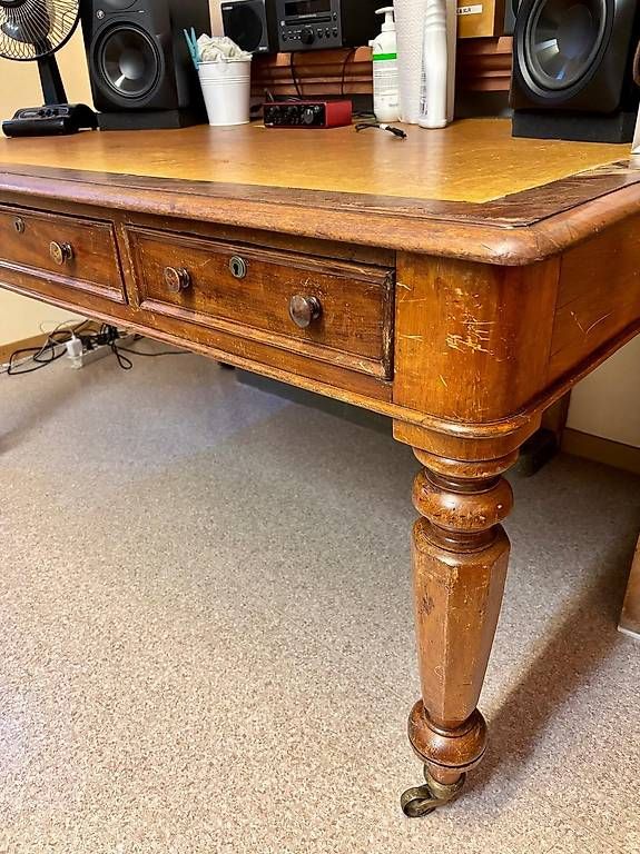 Tische: Grande table ancienne en bois massif – Gebraucht aus Monthey von RAHAAON