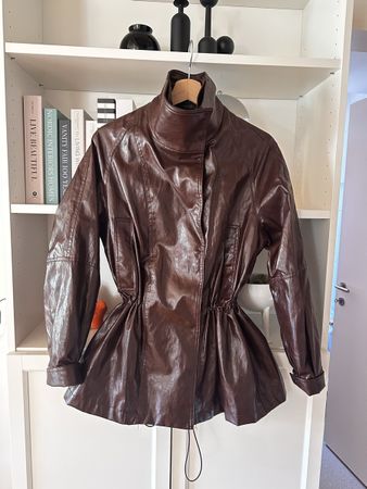 Zara Jacke Kunstleder braun tailliert COS Massimo Fashion 