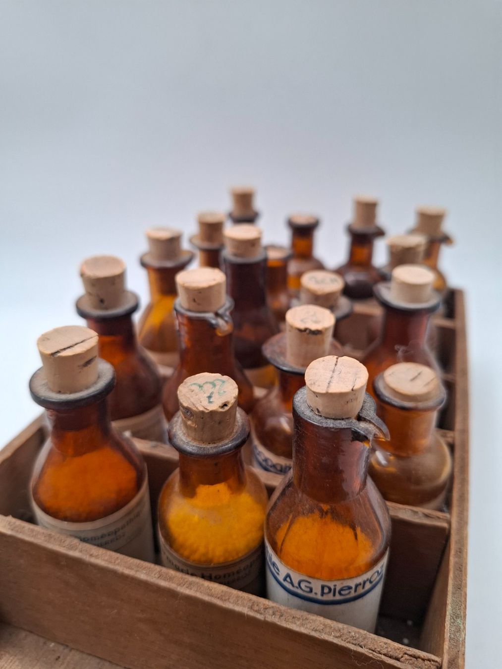 Rare Coffret d'Apothicaire Homéopathique – Genève, Début XXe (Gebraucht ...
