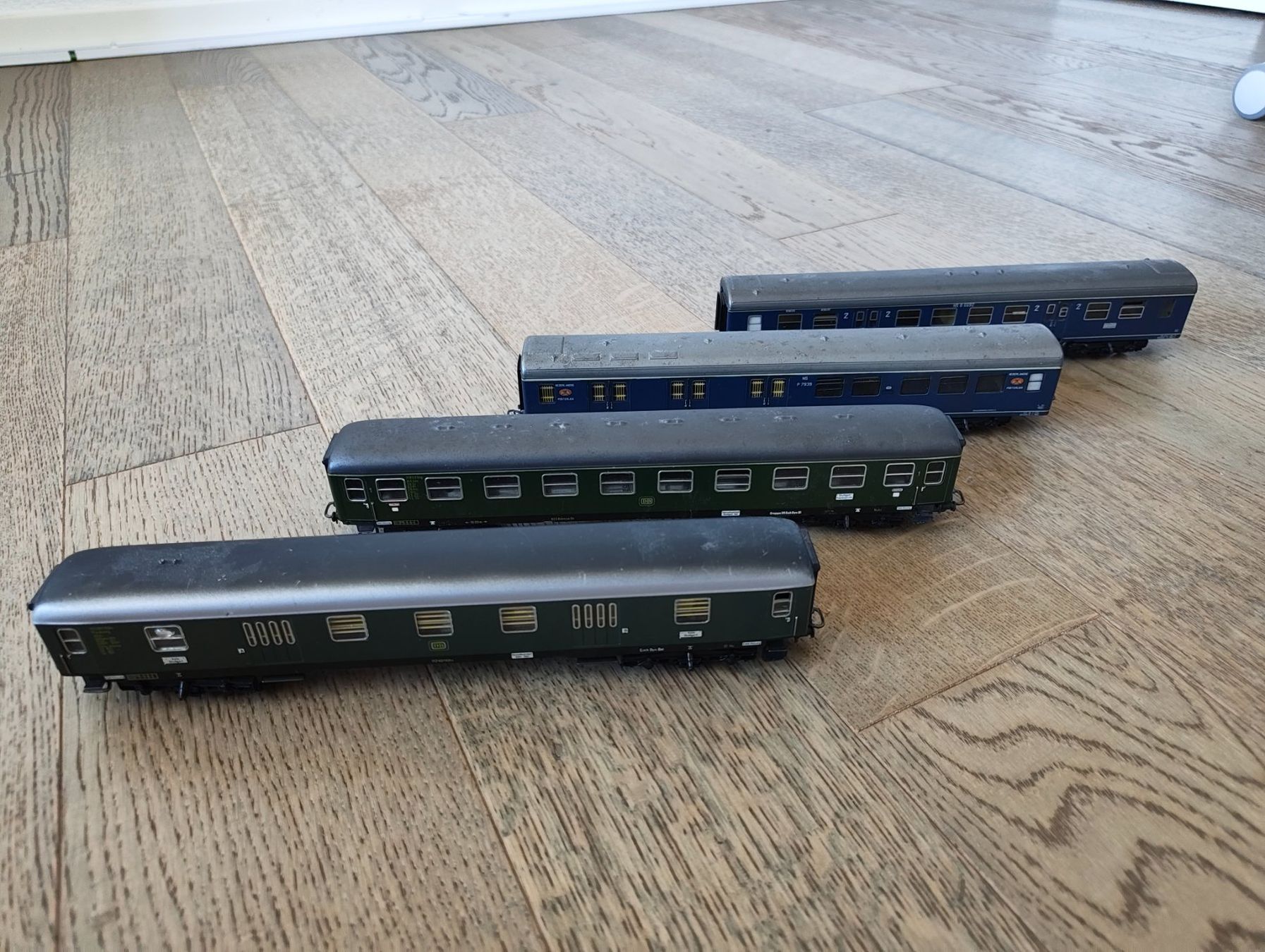 Märklin Modellini di ferrovie: 4er Märklin Zug Wagon set – Usato da Lonay venduto da que_6phm 1