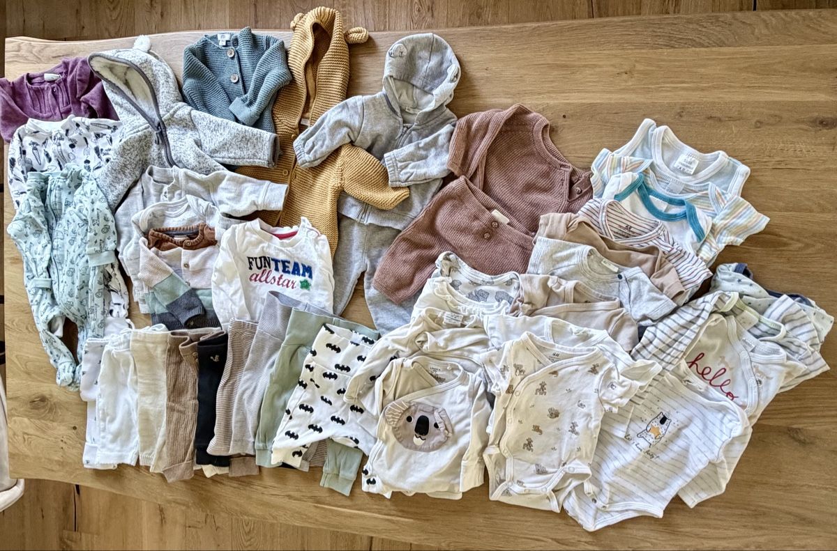 Lotti & Set di vestiti: Grosses Kleiderpaket 40-teilig, Grösse 56 – Usato da Schwyz venduto da jeannine6032