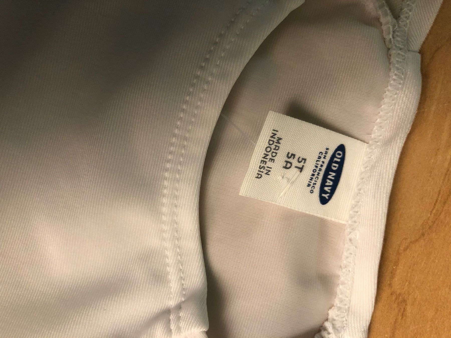 Blusen, T-Shirts & Tops: Neues old Navy Badeshirt Gr.5/110 – Neu (gemäss Beschreibung) aus Obergerlafingen von cabo4 1