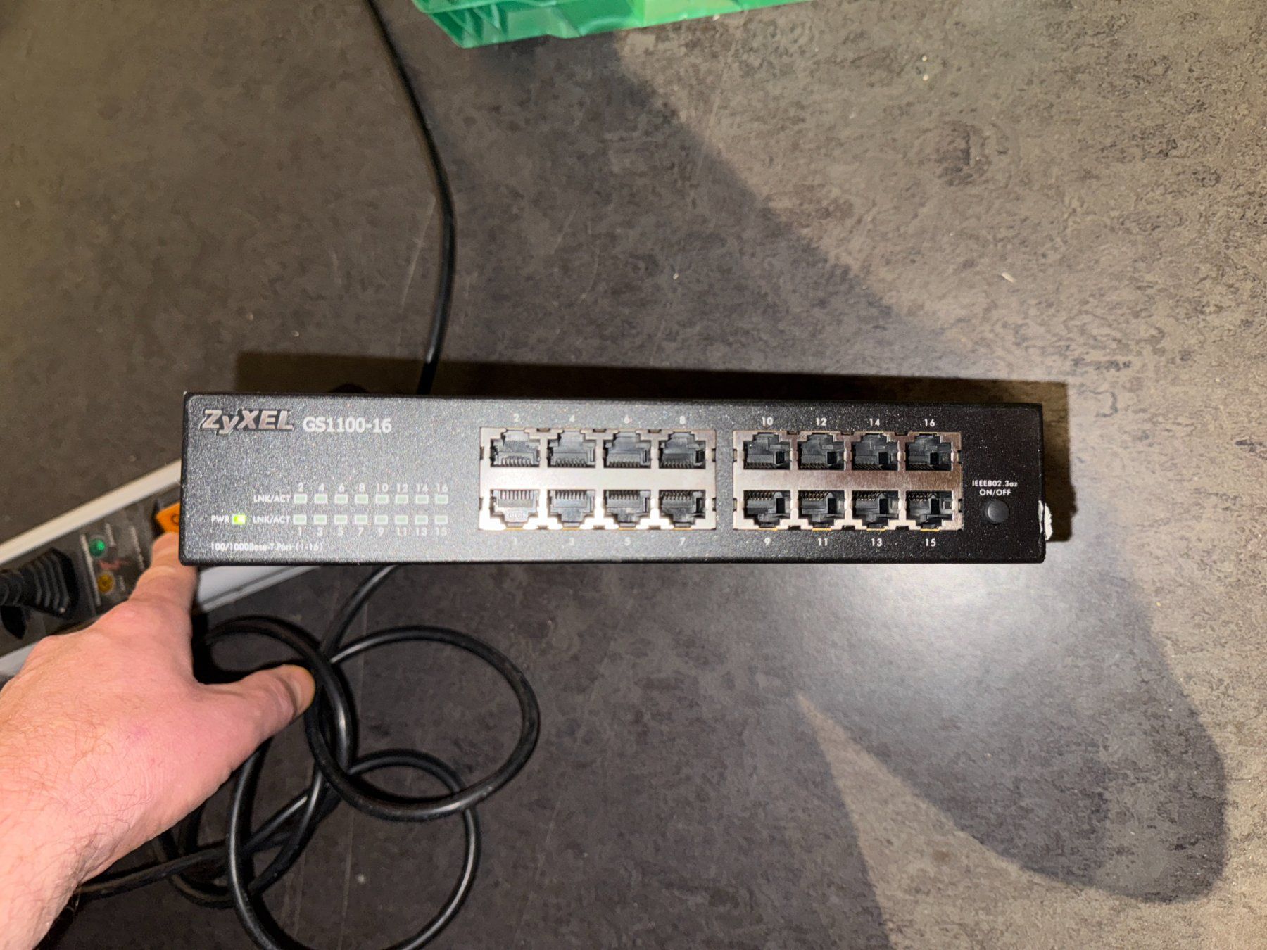 Zyxel Hub & Switch: Zyxel GS1100-16 16 Port Switch – Usato da Hörhausen venduto da SevenTimesSix 1