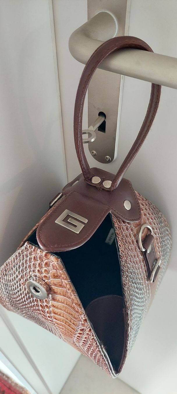 Sacs: Kleine Handtasche – D'occasion à Safenwil par fra_t5c9 2