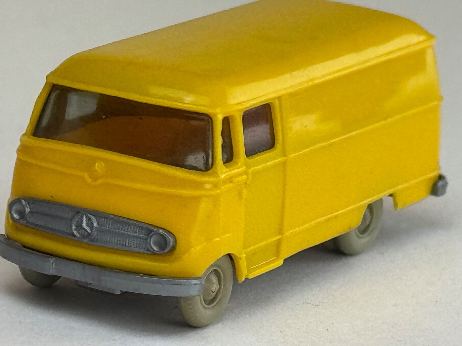Wiking Voitures modèles: Mercedes 319 Kasten gelb – D'occasion à Elm par Wikmtz