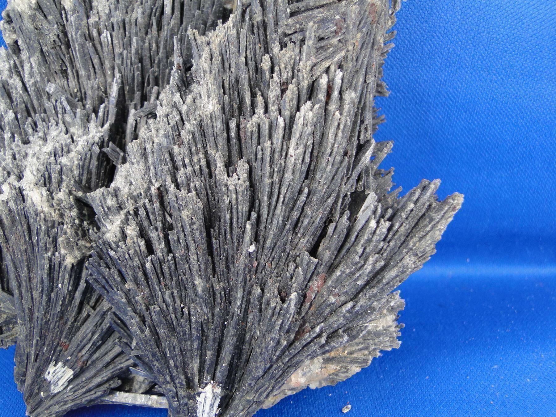 Minerali & Pietre curative: Kyanit – Usato da Schinznach Bad venduto da Demerald 3