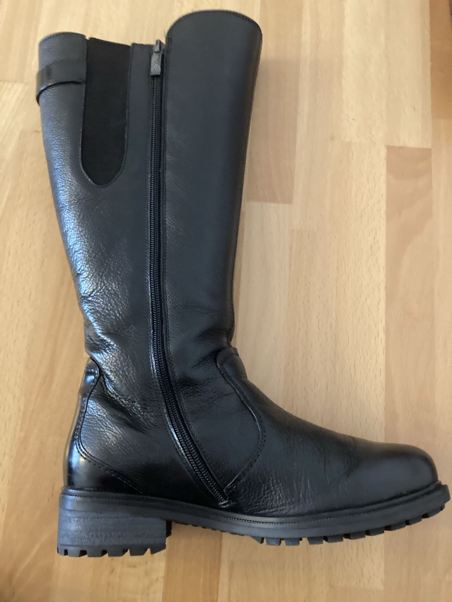 Scarpe da donna: Lederstiefel, Damen  – Usato da Fribourg venduto da ren_g8n9 1