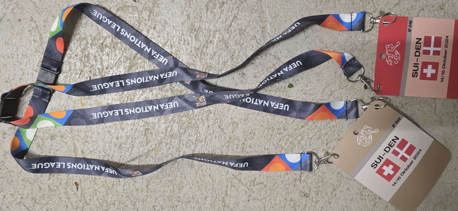UEFA Placchette & Badge: UEFA Nations League Lanyards 2024 SUI-DEN – Usato da Zumikon venduto da raphaels199