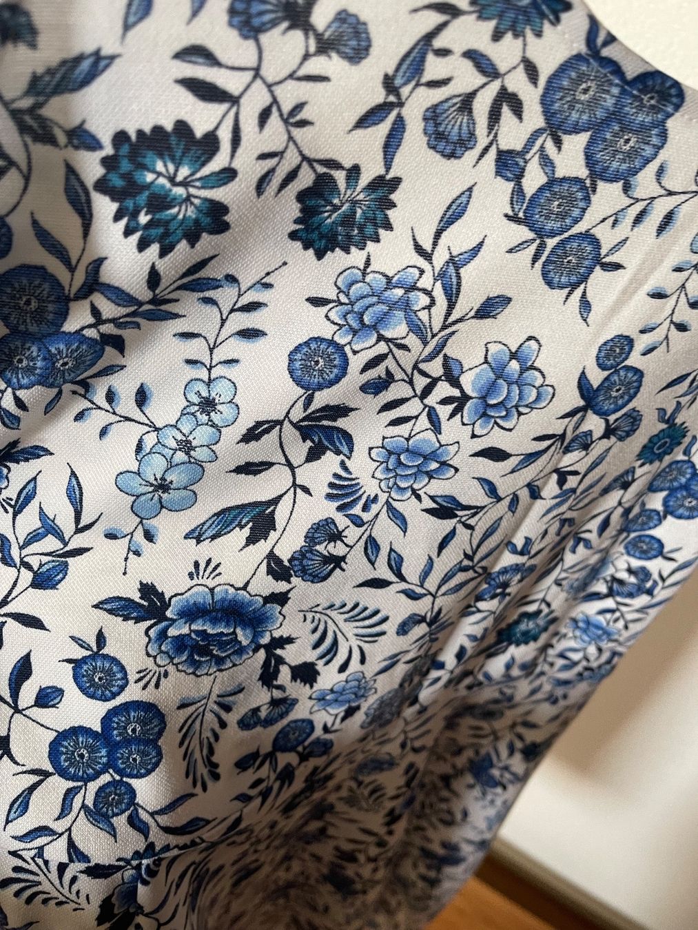 H&M Vestiti: Blaues Blumenkleid Gr. 40 H&M Divided A-Linie – Usato da Ettingen venduto da cla_526w 3