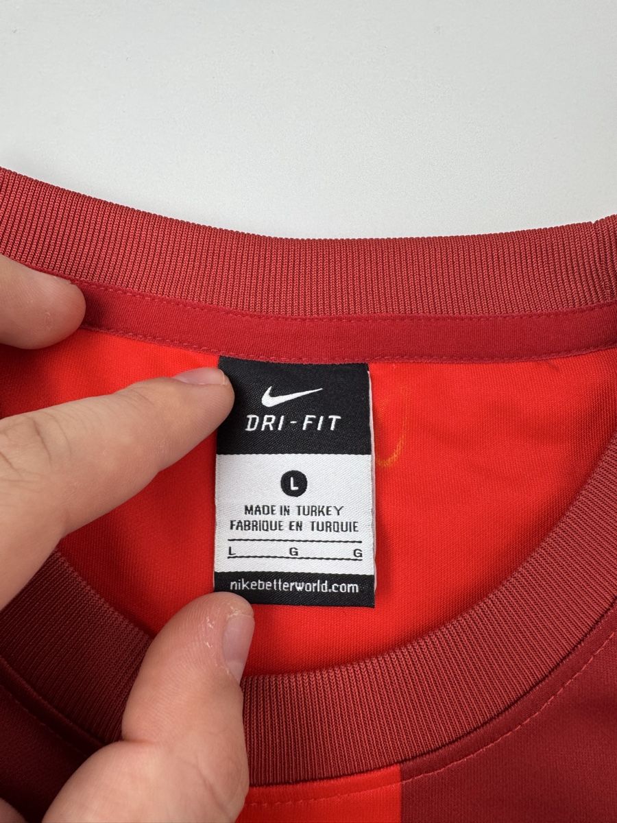 Galatasaray Canottiere & Pantaloni: Galatasaray 13/14 third shirt – Nuovo (secondo la descrizione) da Baden venduto da Timelessthreads 7
