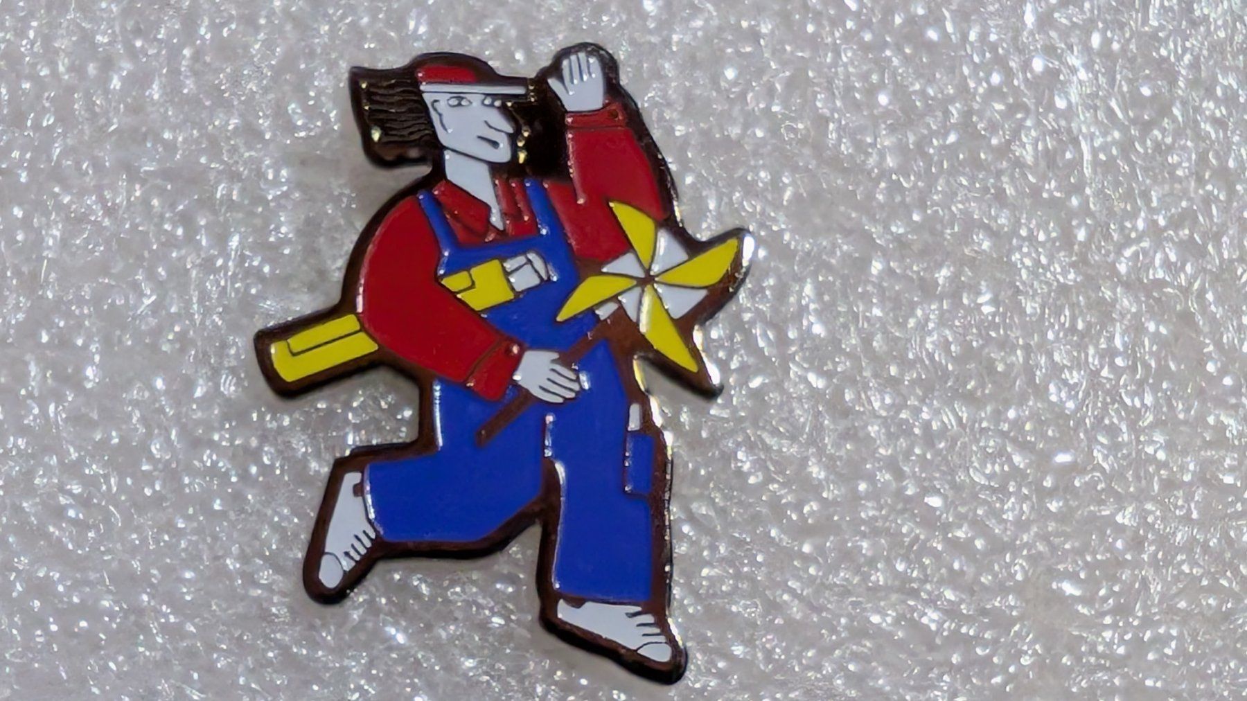 Plaketten & Abzeichen: Ansteckpin 271: Handwerker – Gebraucht aus Oppligen von Pin-Fall-Shop