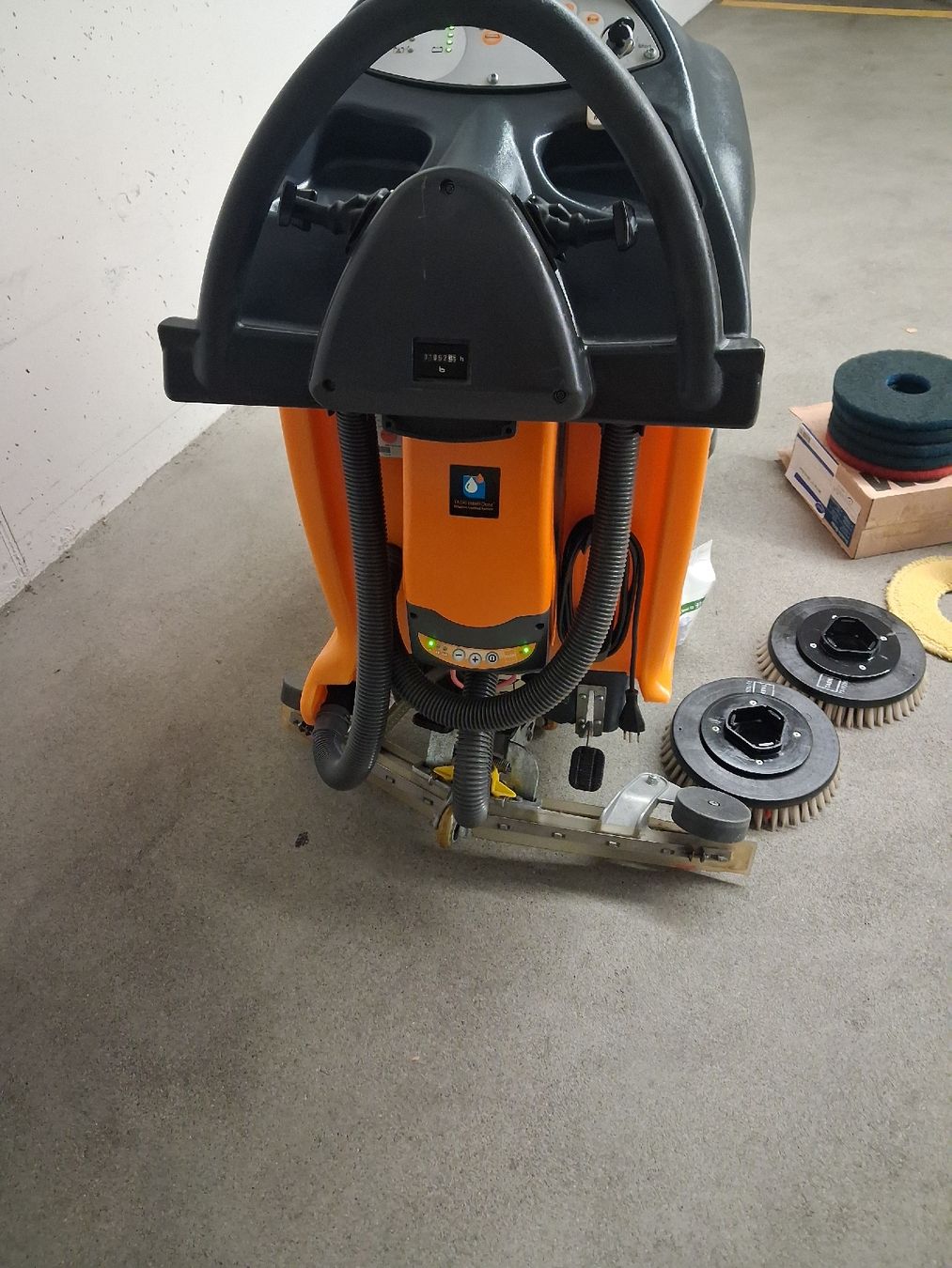Alle Maschinen: scheuersaugmaschine  taski swingo 1255b  – Gebraucht aus Wohlen AG von ang_xy8w 5
