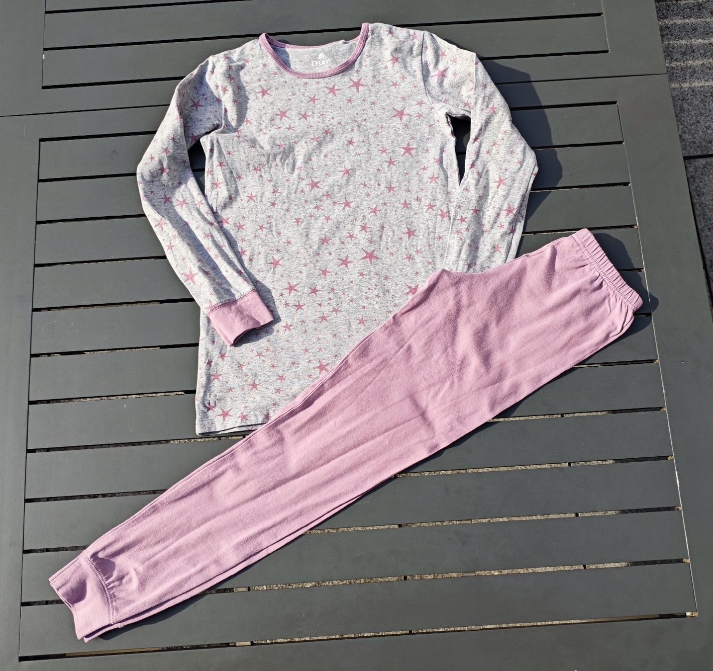 Pyjamas & Ähnliches: Pyjama CeLaVi Gr 140 – Gebraucht aus Winterthur von Shorna