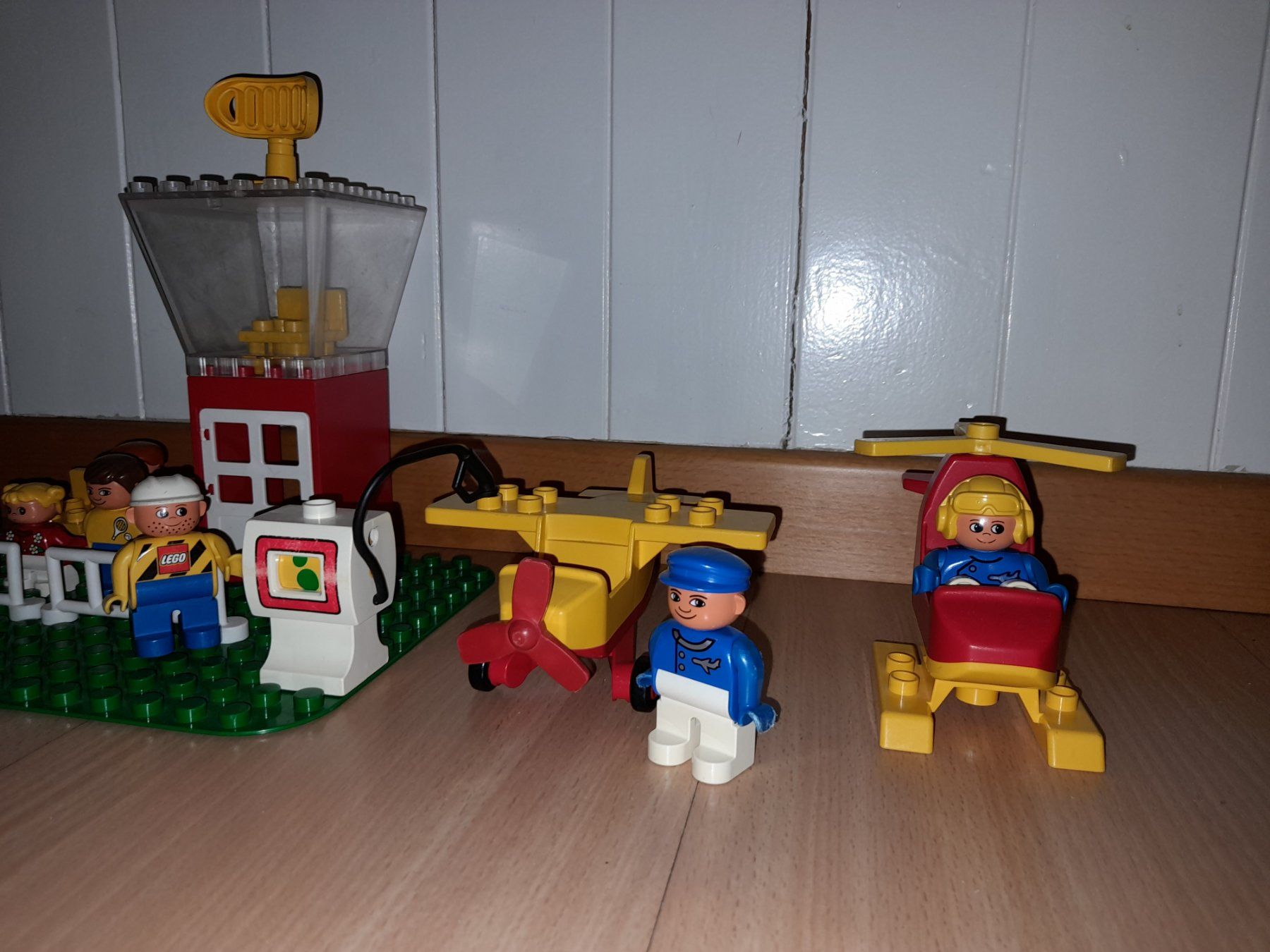 Lego Giocattoli: Lego Duplo Flughafen Klassiker – Usato da Wittenbach venduto da Gugielmo 2