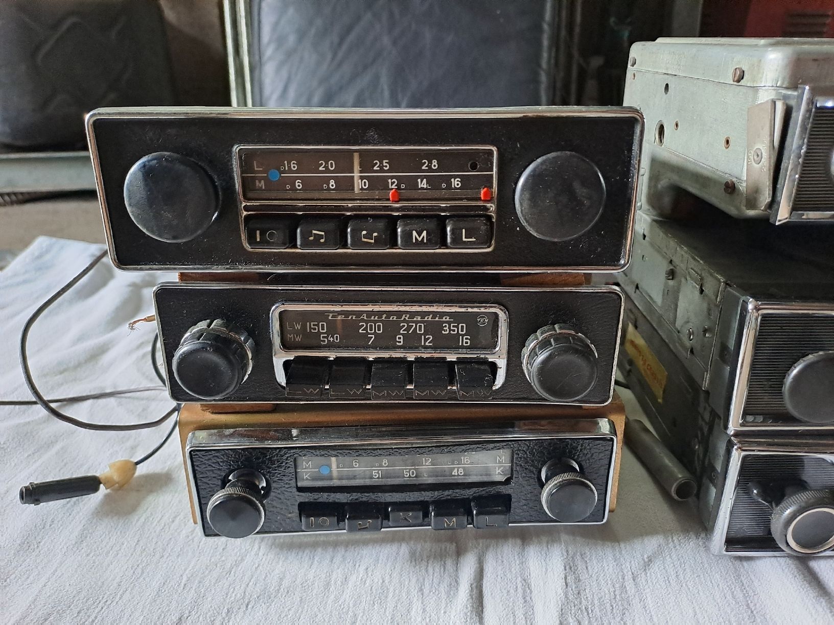 Tutti pezzi di ricambio auto: Autoradio Becker, Blaupunk, usw. – Difettoso da Heerbrugg venduto da Dcadillac 2