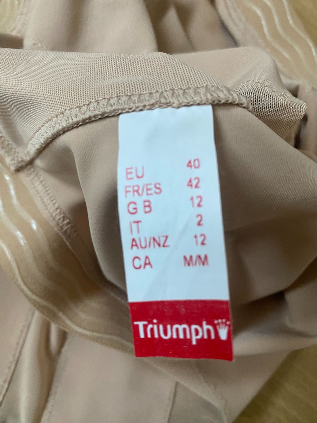 Triumph Altra biancheria intima: Triumph Unterrock / Shapeware, Gr. 40, beige – Usato da Regensdorf venduto da Pointer2009 1