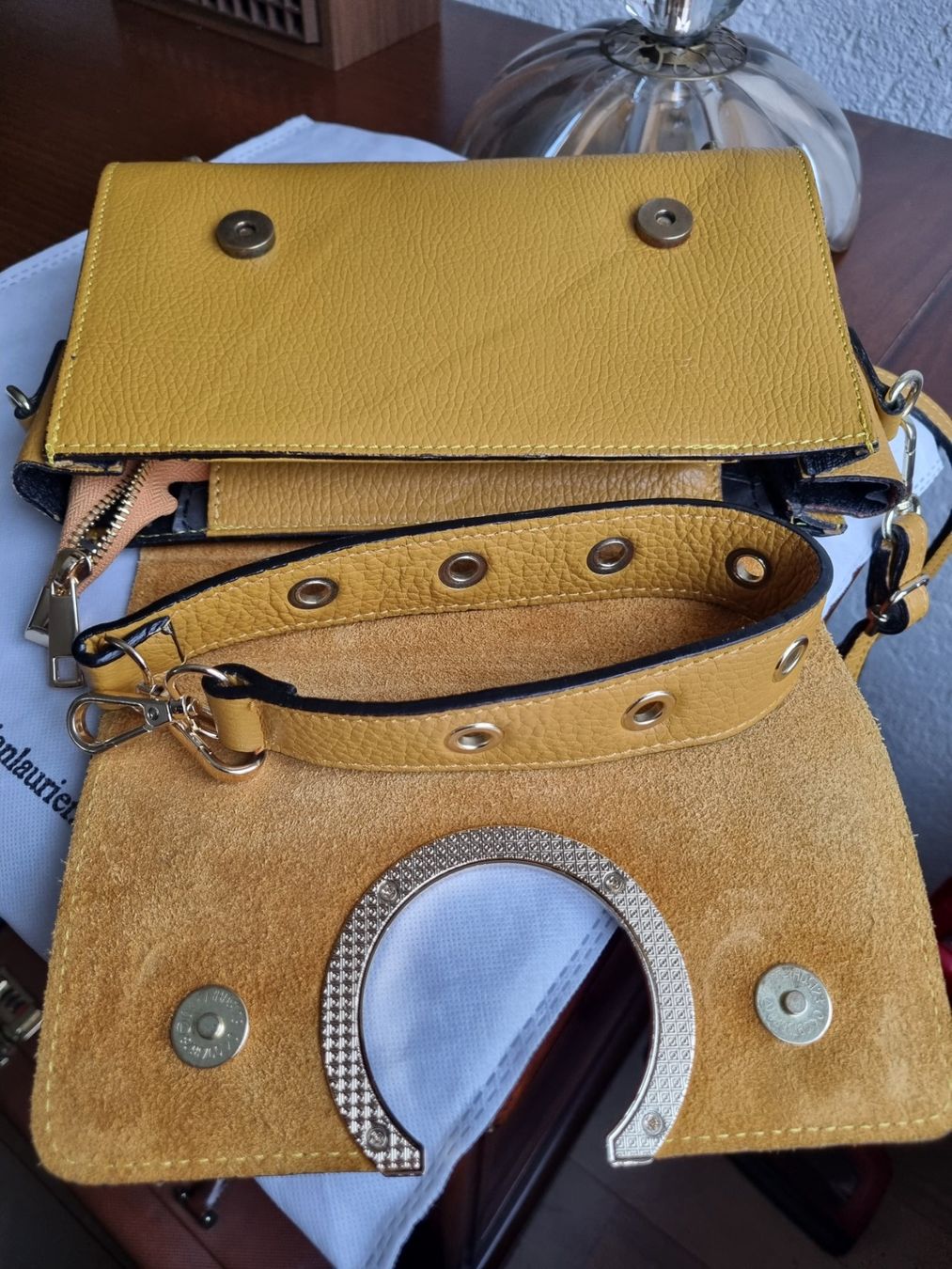 Borse da donna: Christian Laurier Paris Tasche – Usato da Meilen venduto da Zen25 5