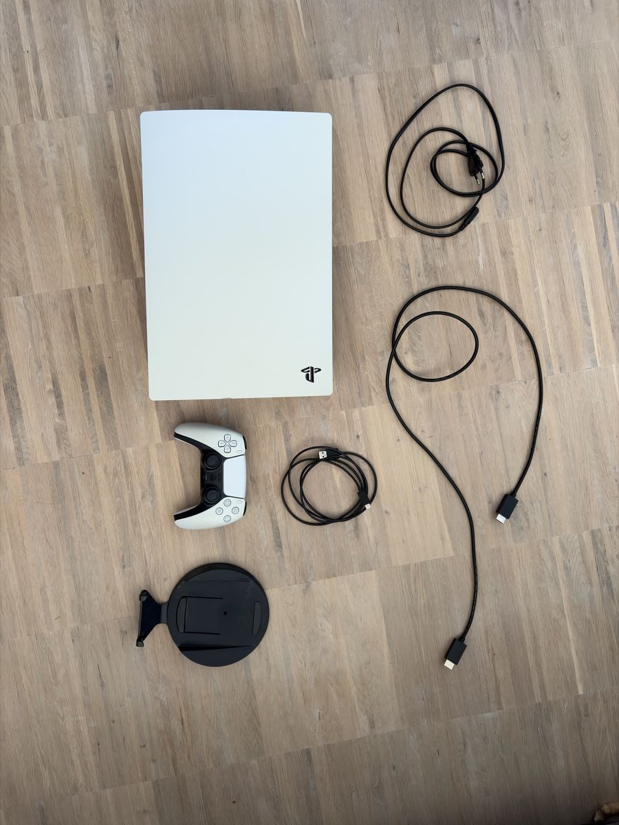 Sony Console: Sony PlayStation 5 Disc Edition inkl. DualSense Controller – Usato da Bern venduto da kir_rtn2
