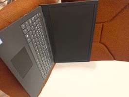 Lenovo V130-15IKB i3-7020U 8GB 256GB Windows 11 RV358