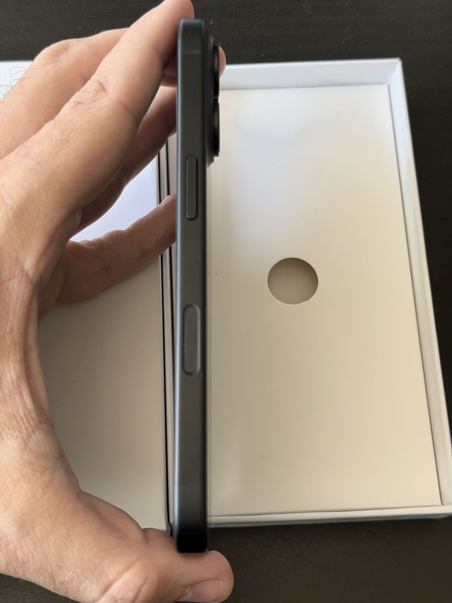Apple Handys / Smartphones: iPhone 16 noir 128Gb  – Defekt aus Genève von Phoneconcept 2