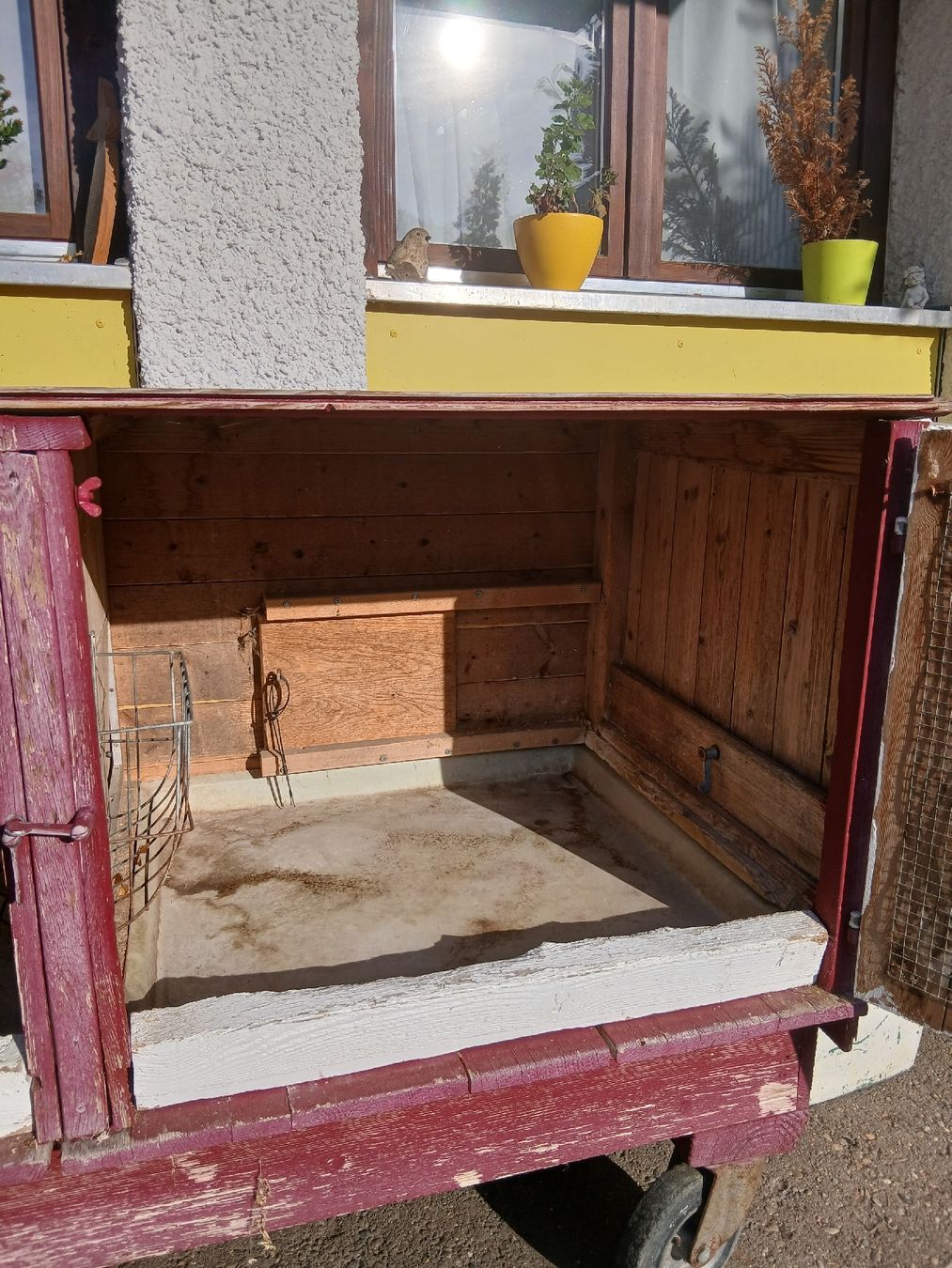 Käfige, Transport & Sicherheit: Stall mit grossen Rädern. – Gebraucht aus Gähwil von stilli11 3