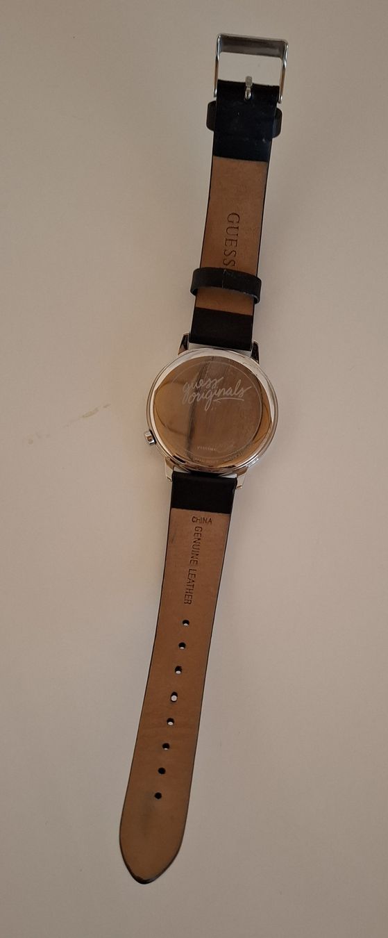 Guess Orologi: Guess Uhr - Batterie muss gewechselt werden – Usato da Lütisburg venduto da amerika123 3